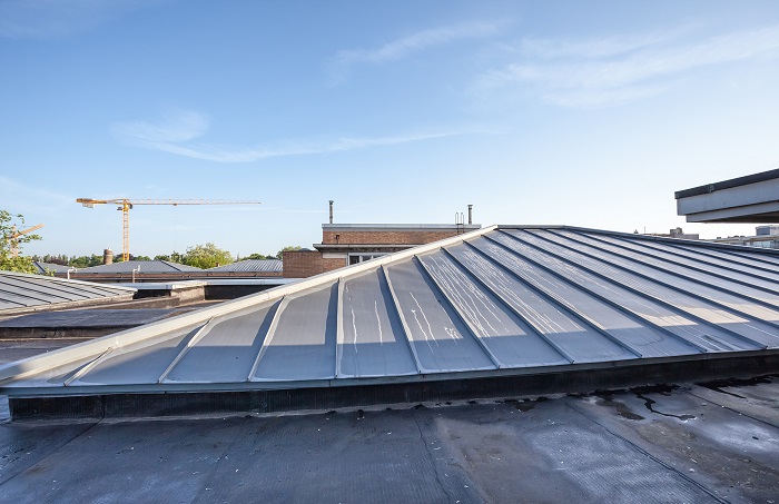 彩鋼屋面翻新的耐久性與壽命預(yù)測