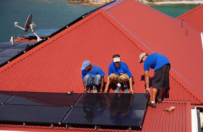 彩鋼屋面翻新材料的防火性能與安全設(shè)計(jì)