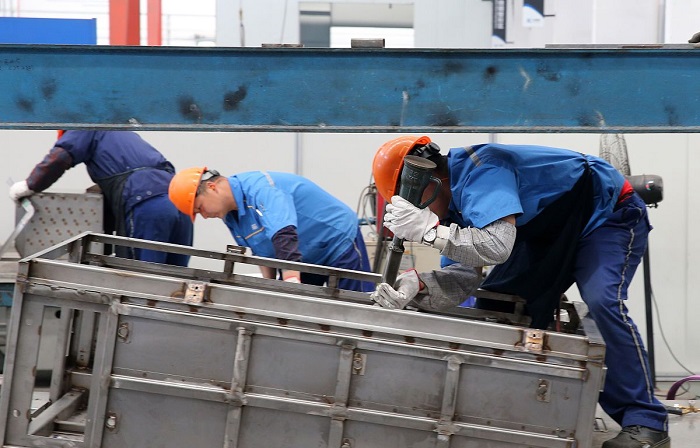 鋼結(jié)構(gòu)廠房漏水維修：解決方案與預(yù)防措施