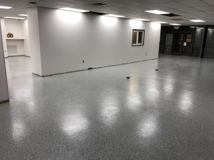 防腐及環(huán)氧地坪是怎樣施工