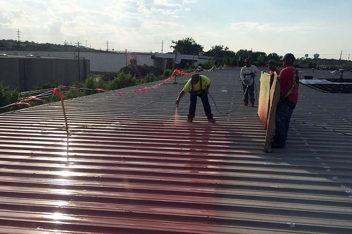 彩鋼屋面房屋翻新價格揭秘：打造時尚舒適新家的投資指南