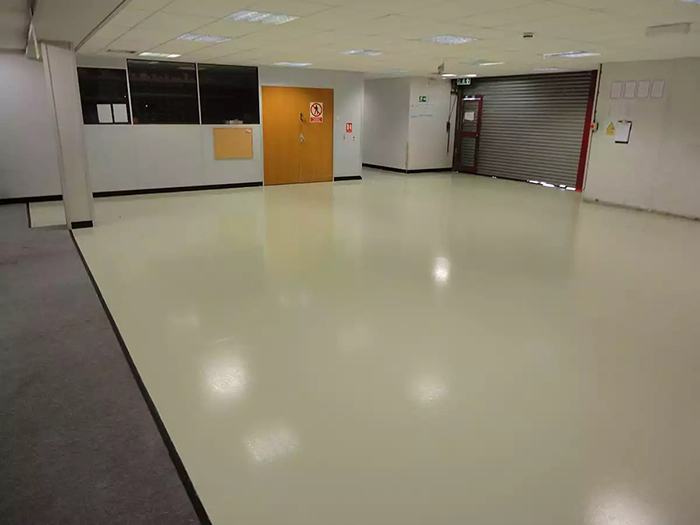 耐磨固化劑地坪：多場(chǎng)景應(yīng)用助力環(huán)保建設(shè)